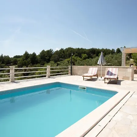 Casa de Férias Robinzonska Kuca Kanava