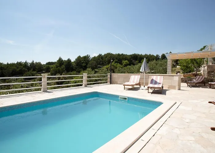 Casa de Férias Robinzonska Kuca Kanava