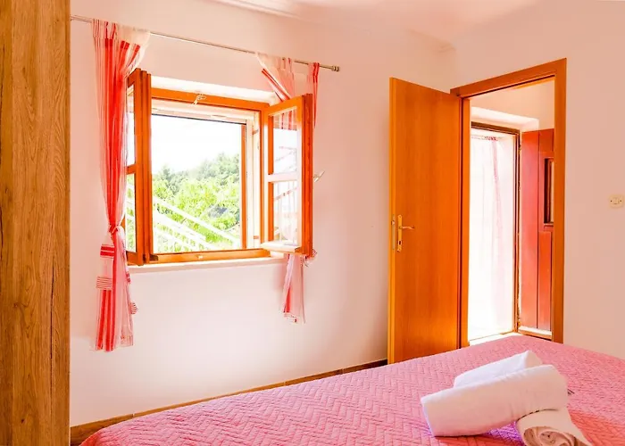 Robinzonska Kuca Kanava Casa de Férias