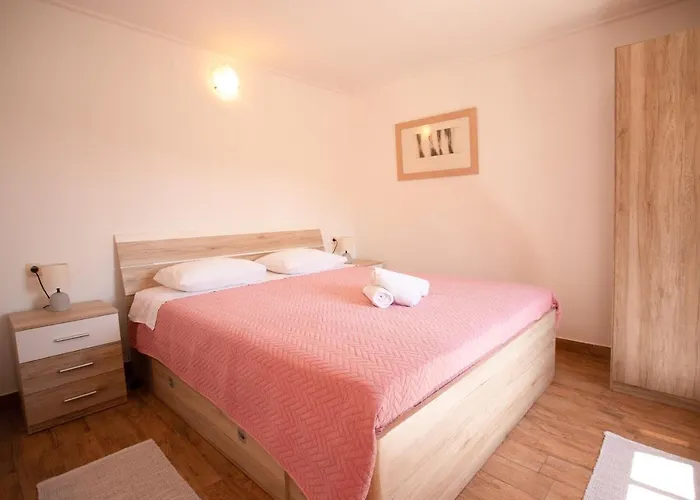 Casa de Férias Robinzonska Kuca Kanava *
