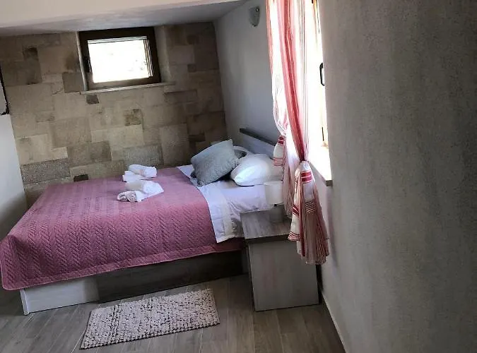 Casa de Férias Robinzonska Kuca Kanava *