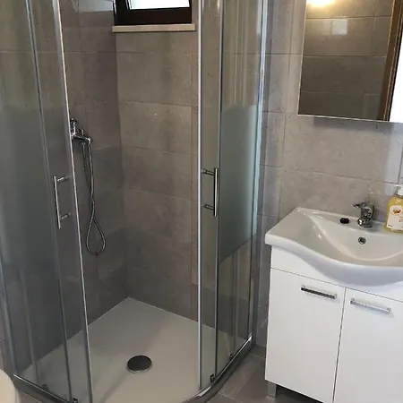 Robinzonska Kuca Kanava