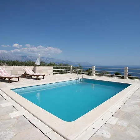 Robinzonska Kuca Kanava Selca (Brac)