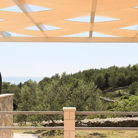 Dom wakacyjny Robinzonska Kuca Kanava